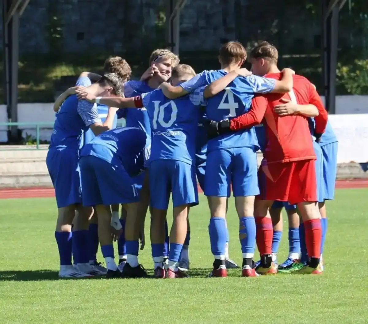 KP dorostu proti Veselí nad Lužnicí
