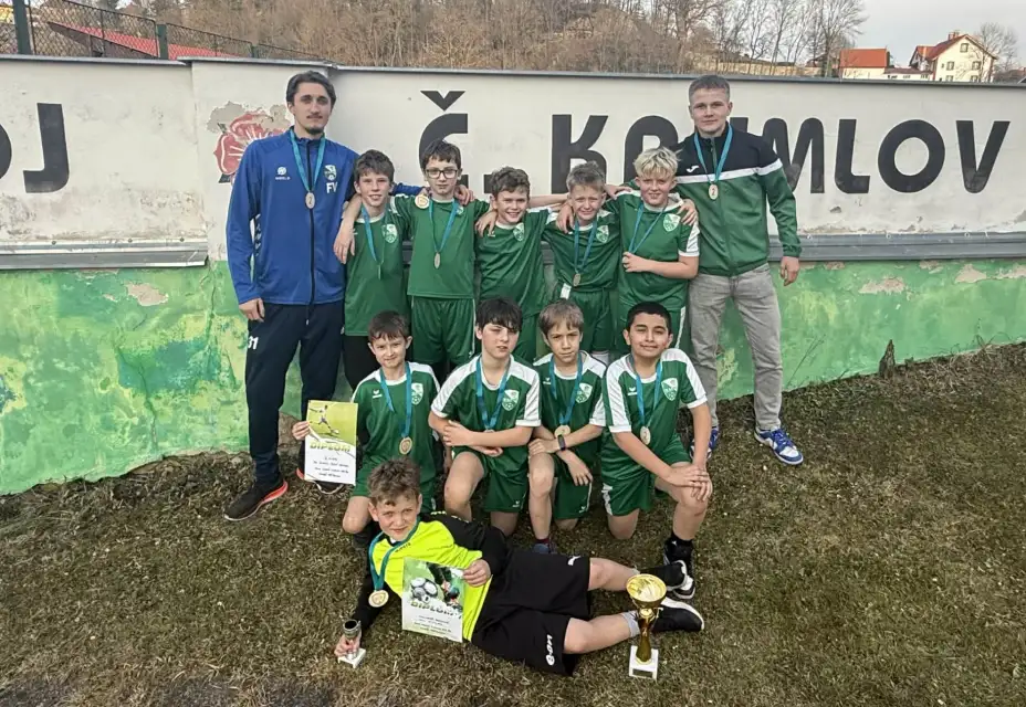 Starší přípravka vybojovala stříbro na domácím halovém turnaji