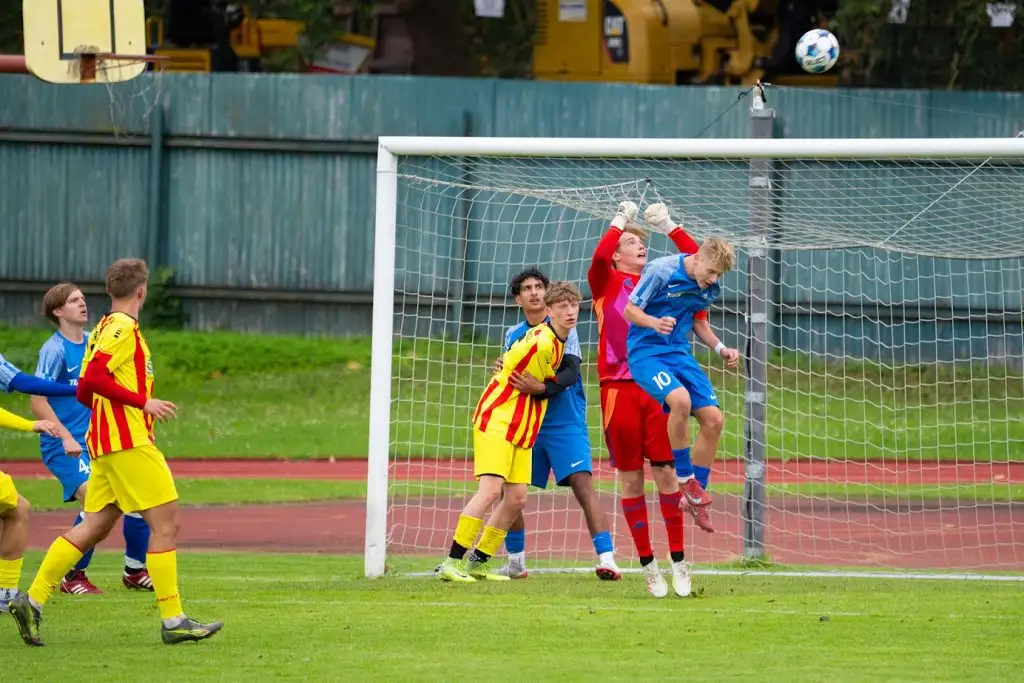 Důležitá výhra béčka ve Chvalšinách 1:2