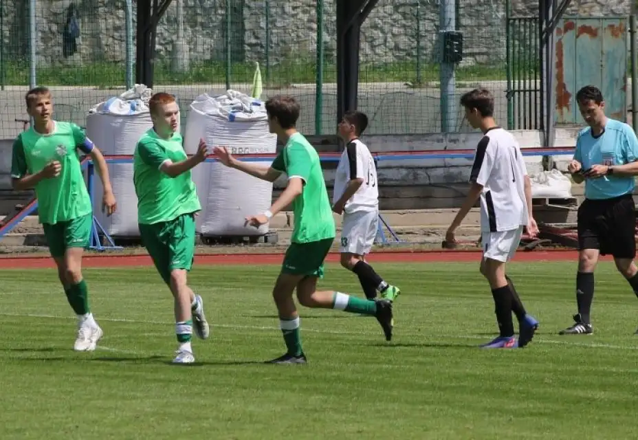 Výsledky mládeže. Mladší dorost zaúřadoval čtyřmi góly během 21 minut