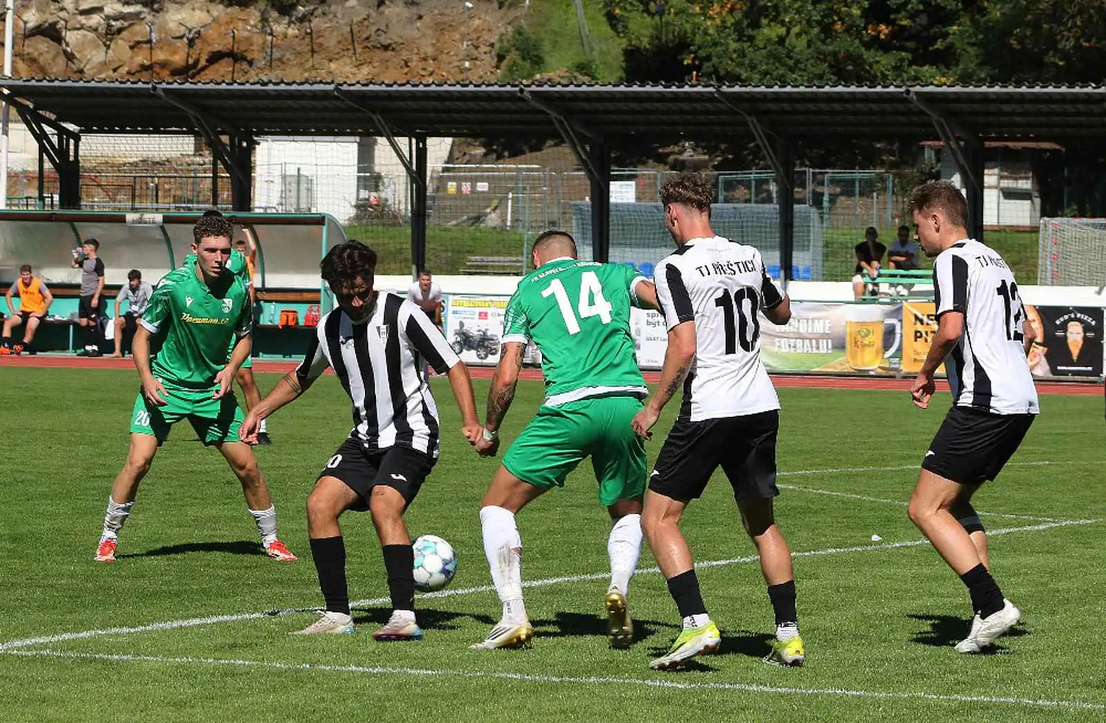 Áčko prohrálo v Komárově 0:2