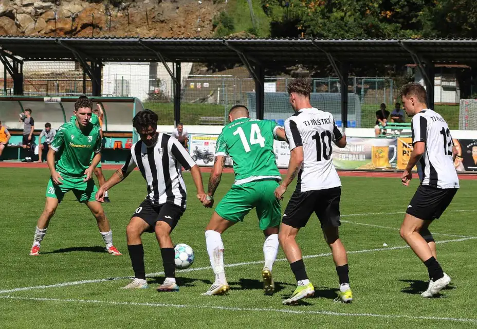 Áčko prohrálo v Komárově 0:2