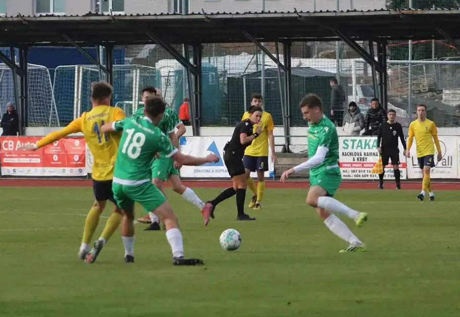 Áčko podlehlo vedoucímu Benešovu 5:1