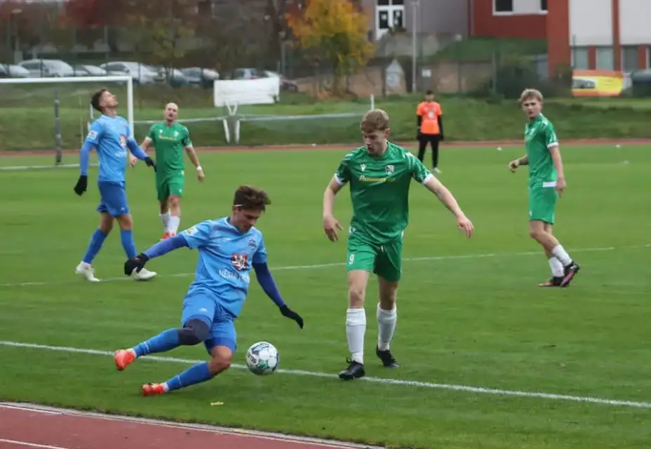 Cesta do Evropy!   Valenta a Matuška hrají národní finále UEFA Regions' Cupu.